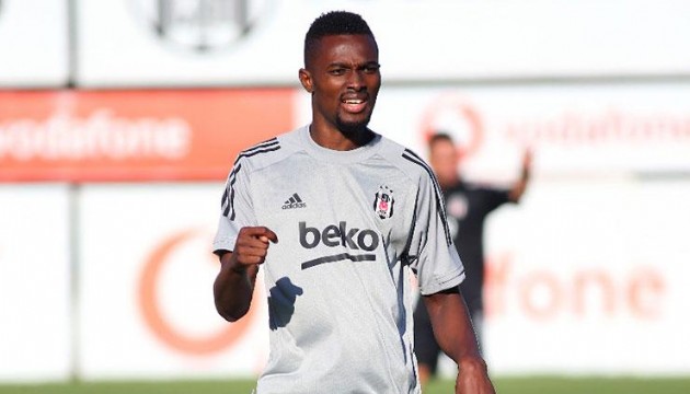 Beşiktaş'a Mensah'tan kötü haber