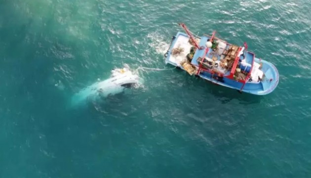 Mersin'de 12 metrelik lüks tekne battı! Faciadan son anda dönüldü