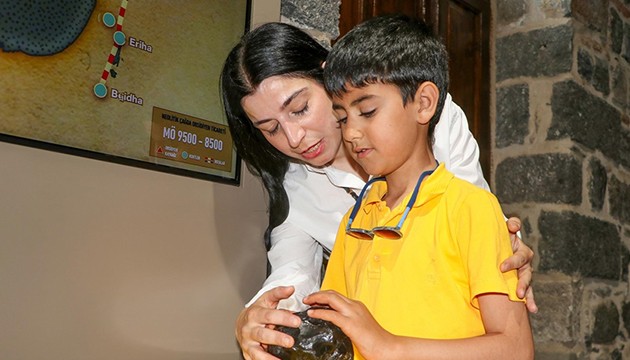 Hayalini kurduğu müzeyi böyle gezdi