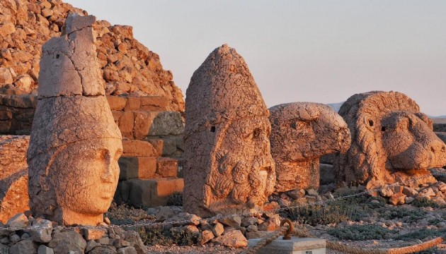 Nemrut'taki ünlü heykel böyle düzeltildi