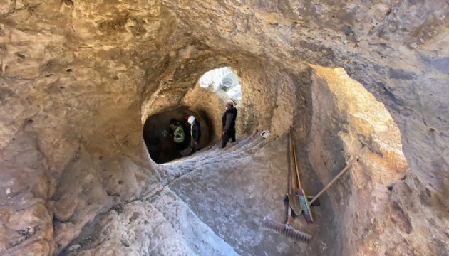 Asur Kalesi'nin gizemli tünelleri açılıyor