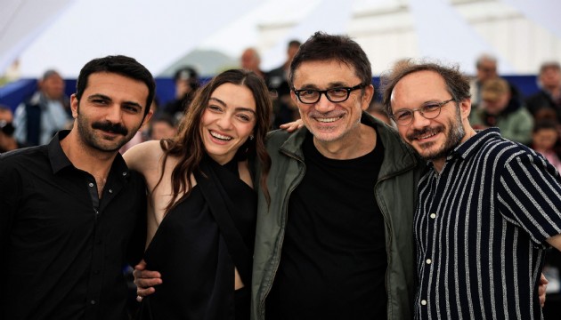 Cannes'da 11 dakika boyunca ayakta alkışlanmıştı... Nuri Bilge Ceylan'ın 'Kuru Otlar Üstüne' filminden ilk tanıtım