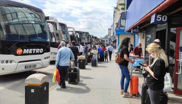 Yılın son gününde otogarda yoğunluk başladı!