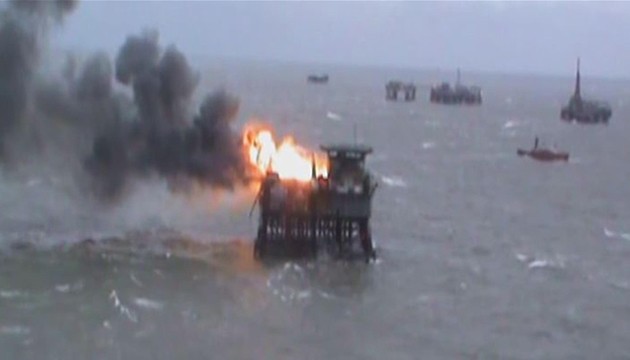 Rusya'ya ait petrol platformuna saldırı