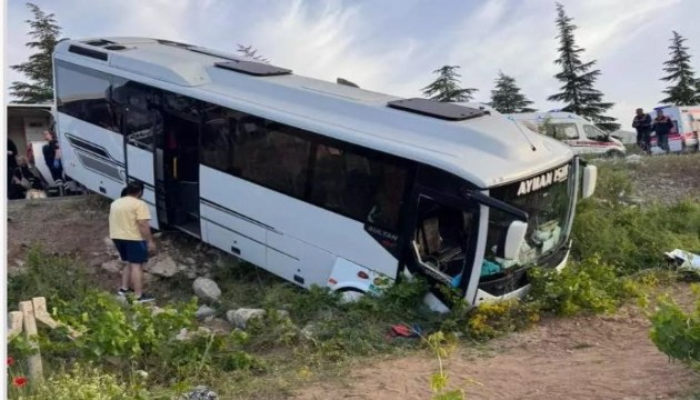 Feci kaza! İki yolcu otobüsü çarpıştı