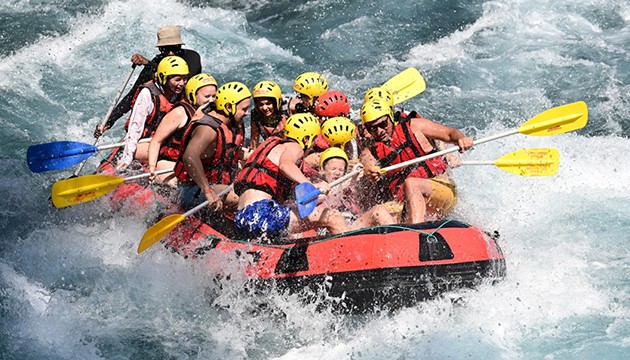 Mahallenin geçim kaynağı: Rafting