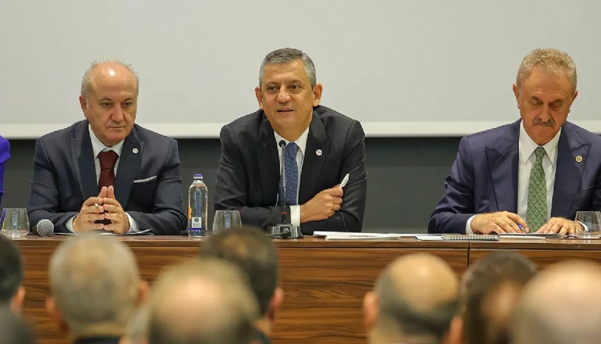 Özgür Özel iş insanlarıyla bir araya geldi