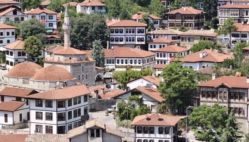 Safranbolu turist akınına uğradı