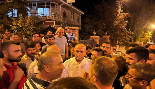 Şanlıurfa'da çocuğa cinsel istismar iddiası: Halk sokağa döküldü, valilikten açıklama geldi