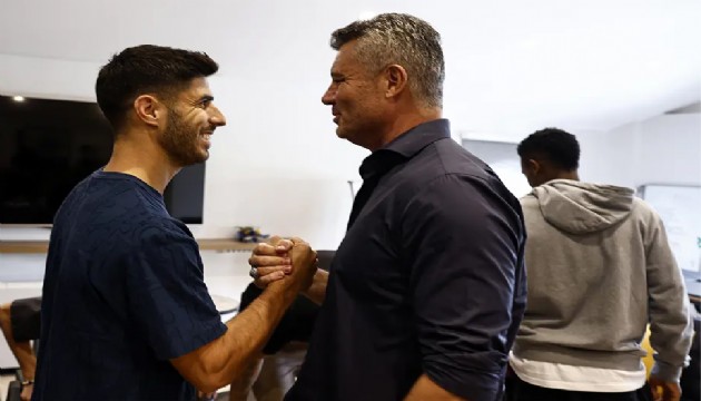 Saran futbolcularla buluştu