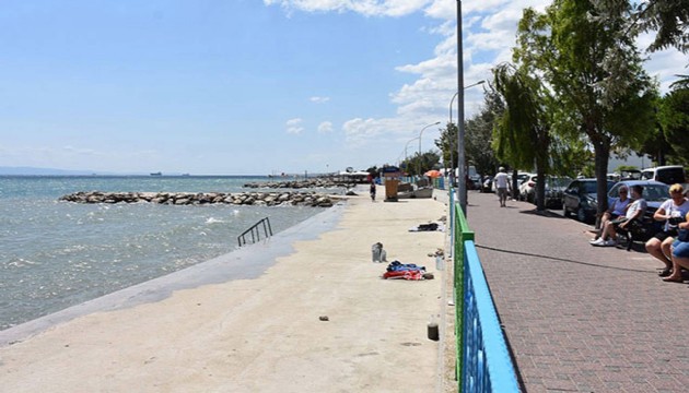 Fırtına nedeniyle Saray ve Vize'de denize girmek yasaklandı
