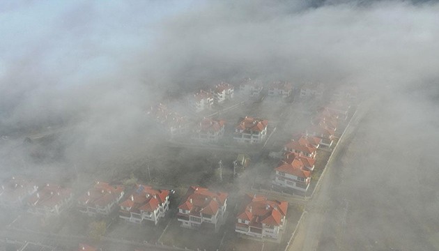 Şehir sisle kaplandı