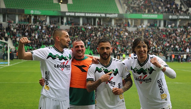 Sakarya son nefeste ligde kaldı
