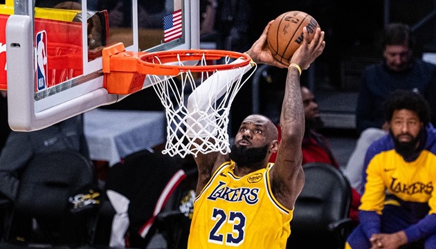 LeBron James'ten 'triple double'