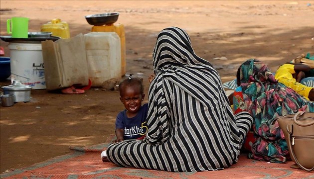 Sudan'a 2 bin 400 ton insani yardım malzemesi gönderilecek