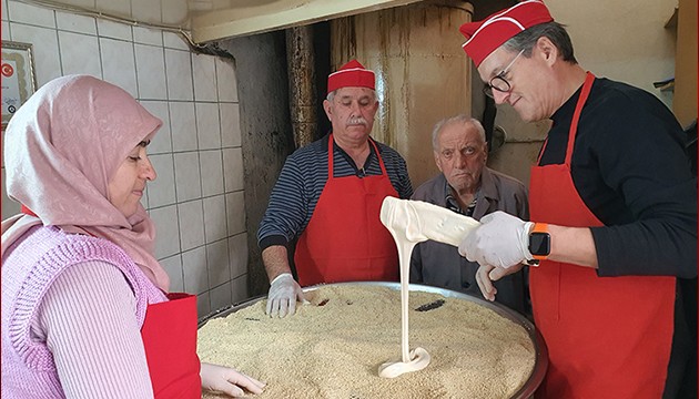 Susamlı helva iftar sofralarını süslüyor