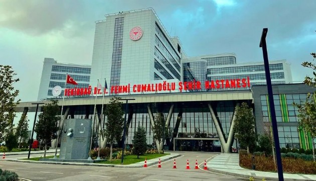 Çocuk immünoloğunun burnunu kırdılar!