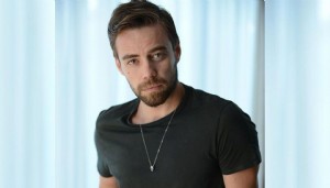 Ünlü şarkıcı 13. kez bıçak altında!