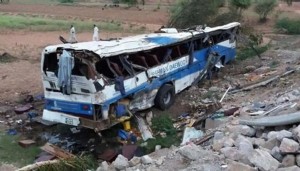 Otobüs şarampole yuvarlandı: 4 ölü