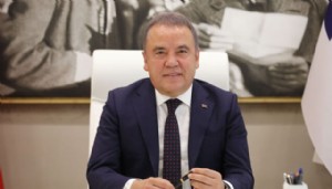 Muhittin Böcek hastaneye kaldırıldı