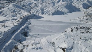 Göyne Barajı dondu