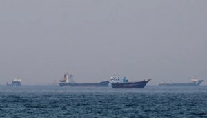 Hürmüz'de trafik durdu