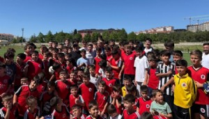 Cengiz Ünder gençlerle buluştu