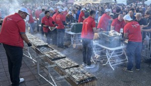 Festivalde 7 ton hamsi dağıtıldı