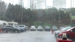 İstanbul'da aniden bastıran dolu sürprizi