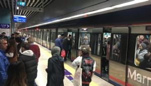 Marmaray seferlerine iftar düzenlemesi