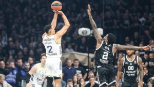 Skandal pankarta para cezası