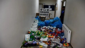 Tonlarca bozuk gıda imha edildi