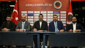 Volkan Demirel geri döndü