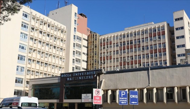 Diyarbakır'da 5 kiloluk kitle ameliyatla alındı