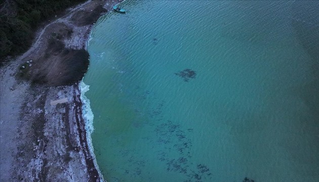İstanbul'un önemli su kaynağında dikkat çeken renk değişimi