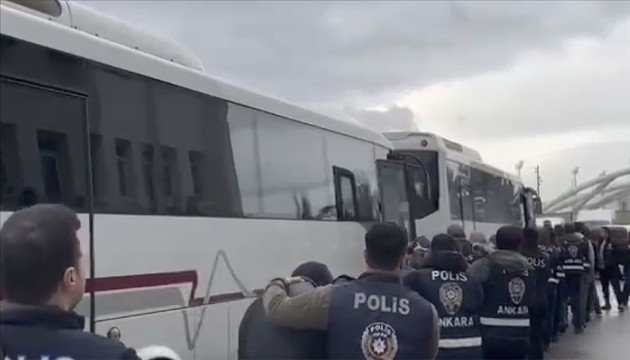 Çağrı merkezi kurup vatandaşları 22 milyon lira dolandırdılar