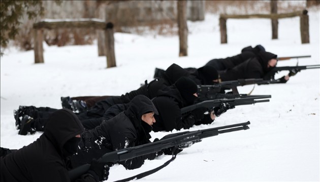 Ukrayna'da savaş hazırlığı! Eğitim veriliyor