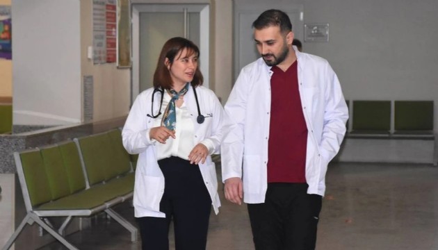 Tıp fakültesinde tanışan çift, aynı hastanede hastalara şifa dağıtıyor