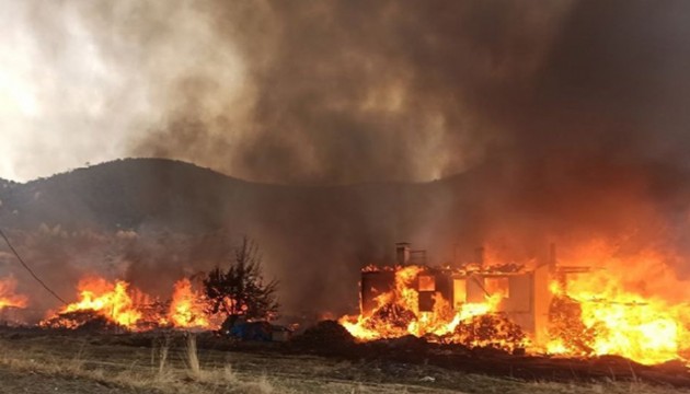 Kastamonu - Tosya'da büyük yangın! Evler küle döndü