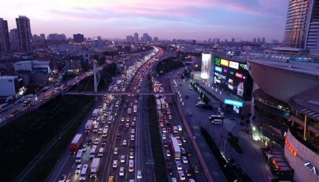 Türkiye'de trafiğe kaydı yapılan taşıt sayısı yıllık yüzde 35.4 azaldı