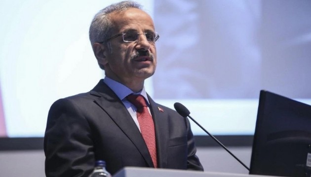 Bakan Uraloğlu, gençlere ücretsiz internet için o tarihi işaret etti!