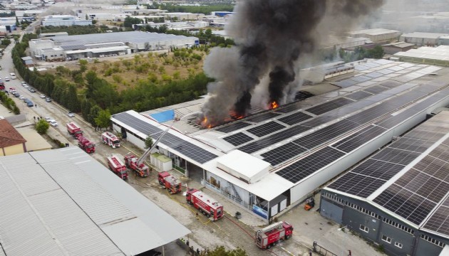 Uşak'ta tekstil fabrikasında yangın