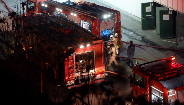 İstanbul'da AVM'de korkutan yangın