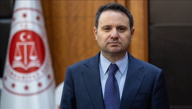 Bakan Gürlek: Tek tek yakalandılar