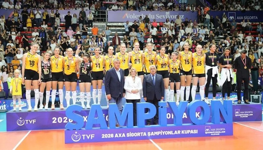 VakıfBank sezona kupayla başladı
