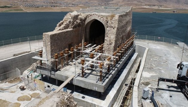 Hasankeyf'in sembolünde yükseltme çalışması