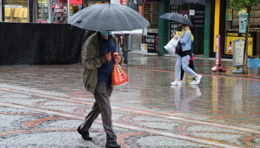 Meteoroloji uyardı: 2 bölgede gök gürültülü sağanak yağış bekleniyor