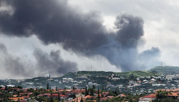 Fransa, Yeni Kaledonya'da güvenlik güçlerine ekipman takviyesini sürdürüyor