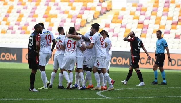 Yeni Malatyaspor geriden gelip kazandı