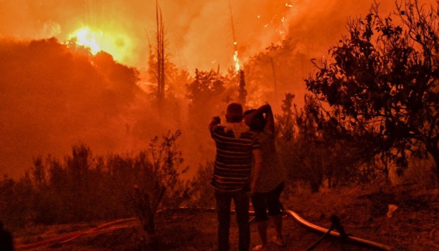 Yunanistan'da orman yangını: İki kişi hayatını kaybetti